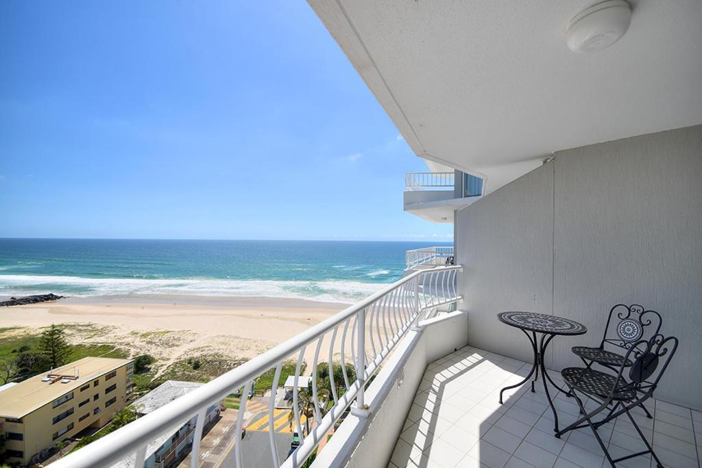 19Th Avenue On The Beach Gold Coast Exterior foto