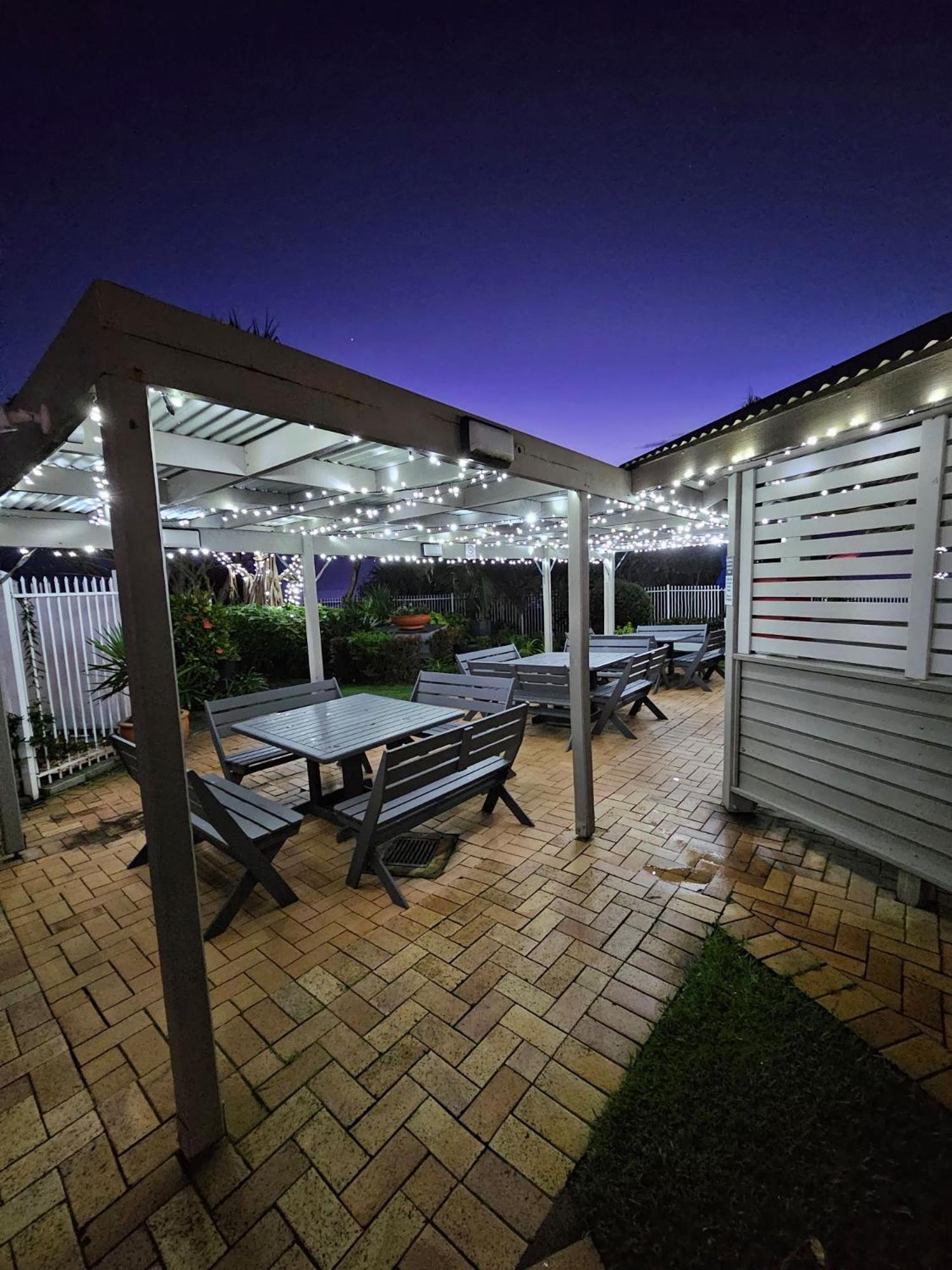 19Th Avenue On The Beach Gold Coast Exterior foto