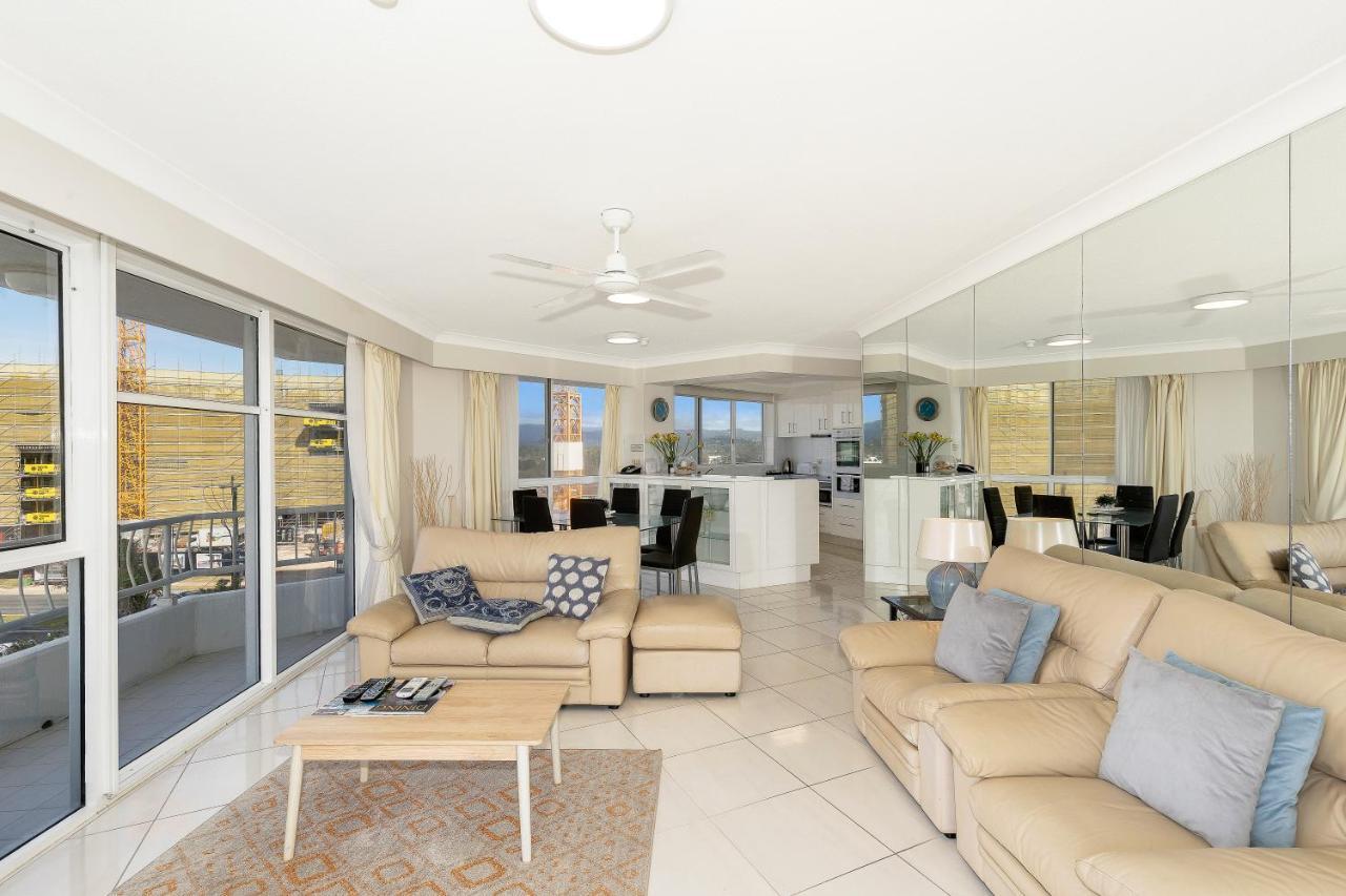 19Th Avenue On The Beach Gold Coast Exterior foto